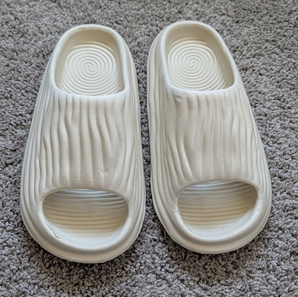 Shein Men's Cream Colored Slides US Size 9.5